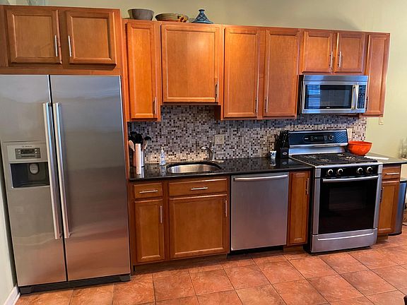 2nd image of 721 Walnut St APT 205