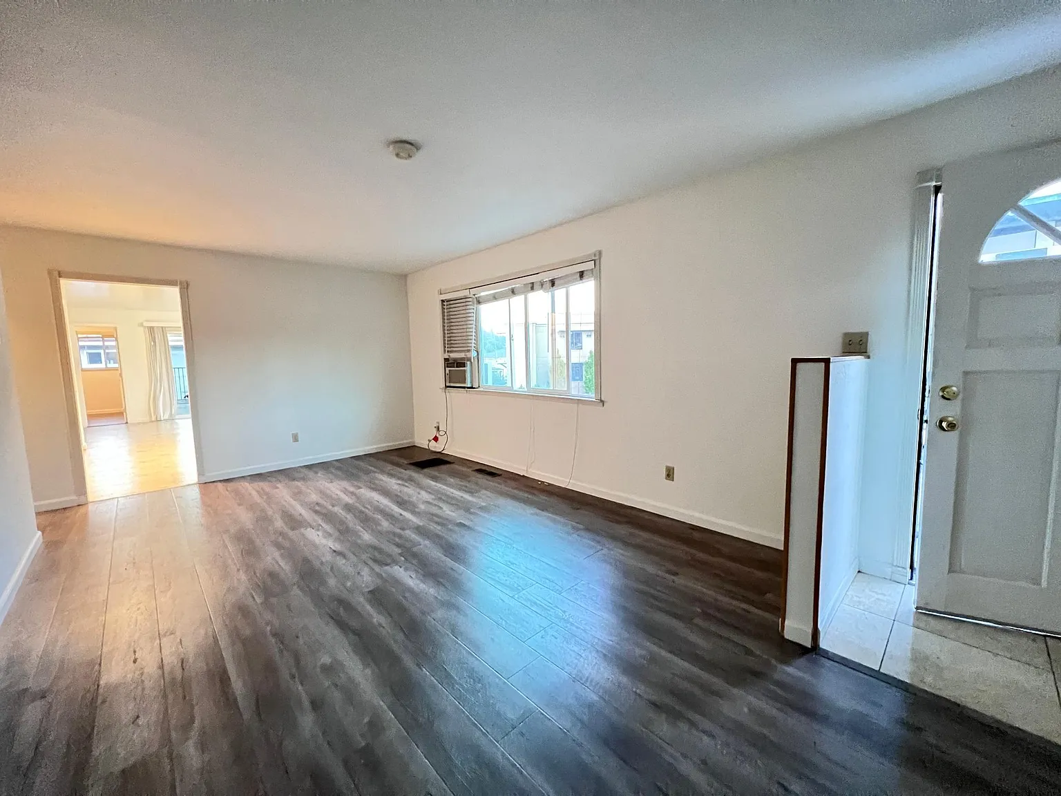3 bed, 1314 sqft, $2,995 — Photo 3