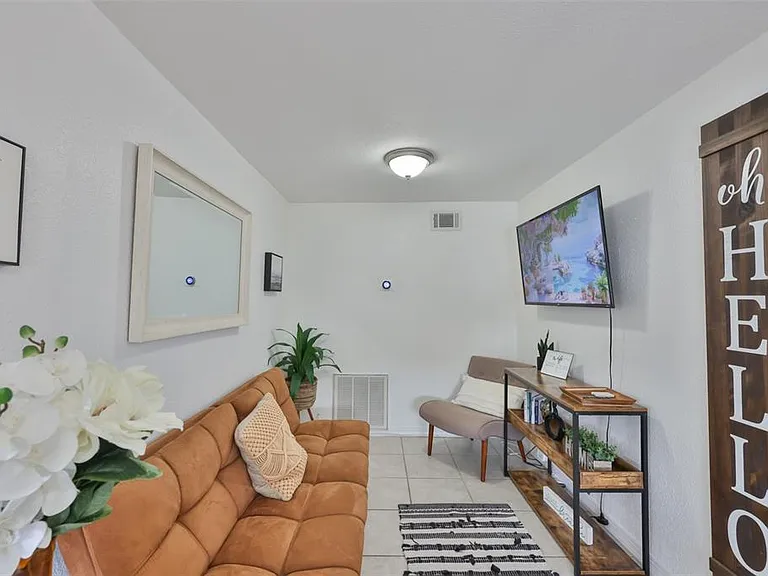 2575 S Himes Ave #A — Photo 11