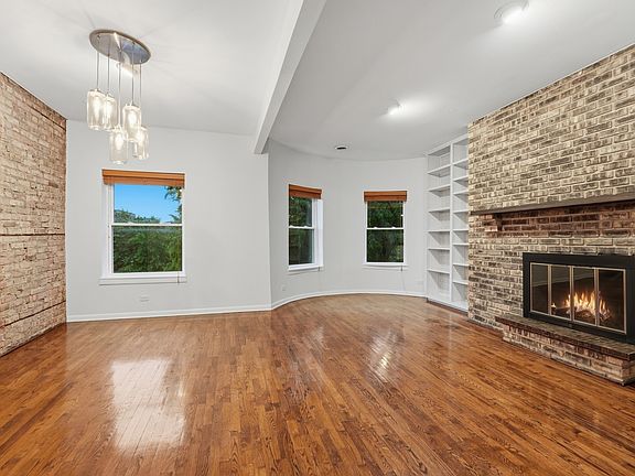 4th image of 1030 W Byron St APT 3w