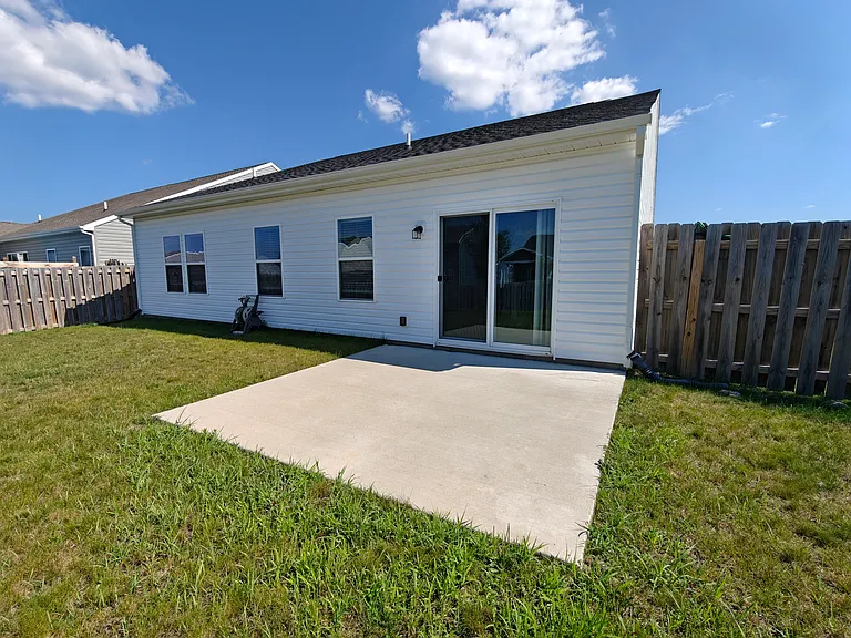 1182 Thorny Ln — Photo 4