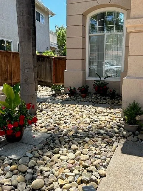 3 bed, 3000 sqft, $4,150 — Photo 2