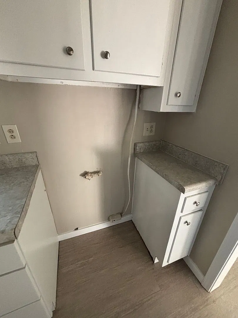 Fully remodeled 3 bedroom 2 bath — Photo 3
