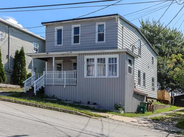 607 Harding St W #605, Saint John, NB E2M 3M2