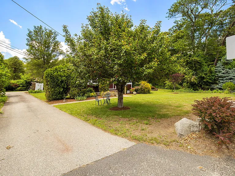 6239 Post Rd — Photo 3