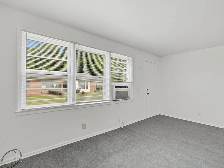 237 Broad St — Photo 14