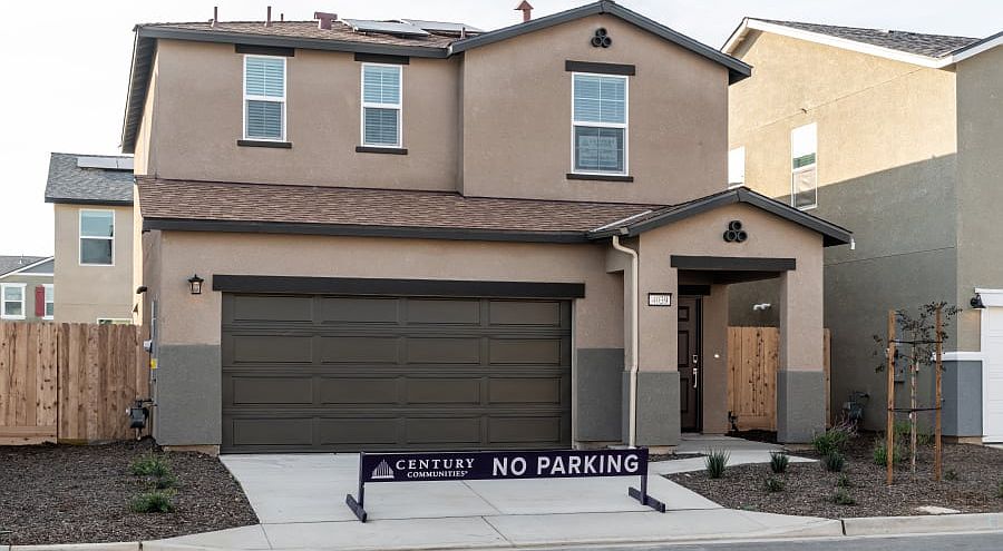 1st image of 4039 N Rosalia Ave