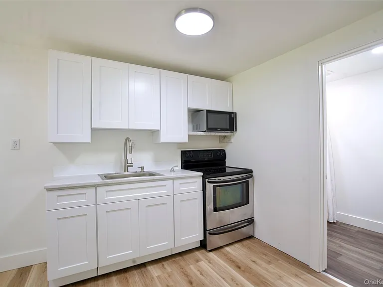 120 Main St #4D — Photo 8