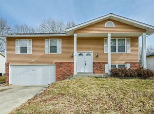 11 El Perro Dr, Saint Peters, MO 63376