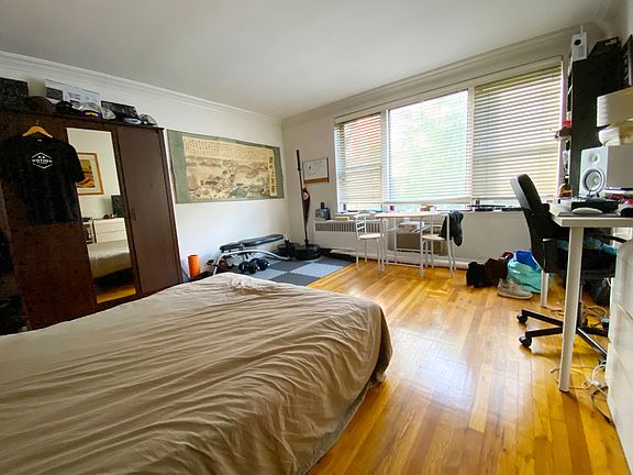 4th image of 308 E 85th St #S3a
