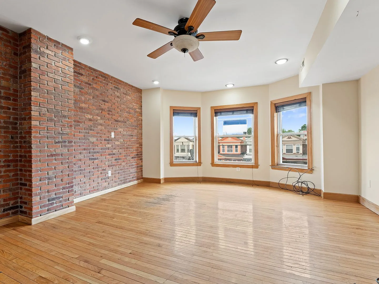 6231 West Jefferson Street — Photo 4