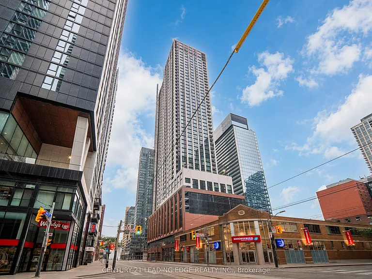 400 King St W #908 — Photo 1