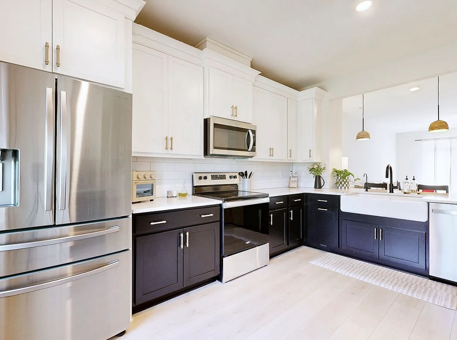 4 bed, 3.5 bath, 2000 sqft, $2,700 — Photo 1