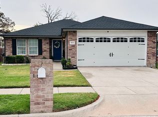 5611 Green Ivy Rd, Denton, TX 76210