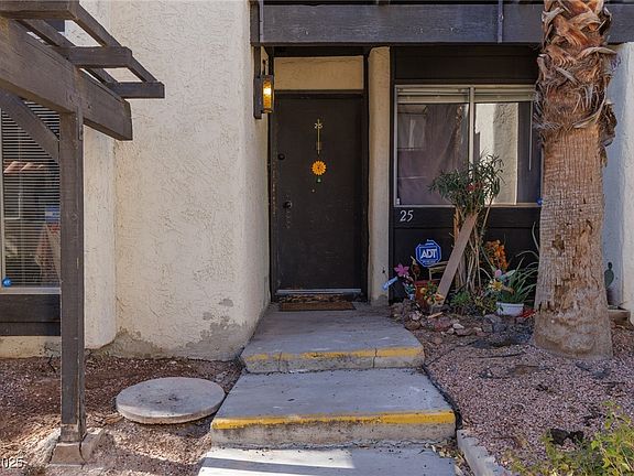 3rd image of 1390 Vegas Valley Dr APT 25