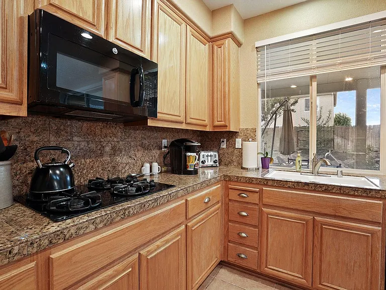 549 Glenbriar Cir — Photo 12