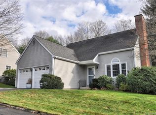 22 Woodbury Hl UNIT 22, Woodbury, CT 06798