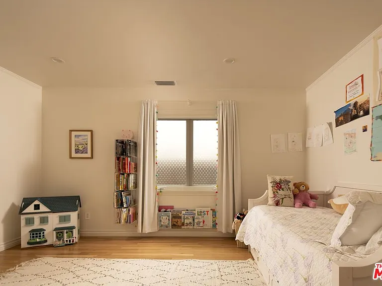 730 Westbourne Dr — Photo 14