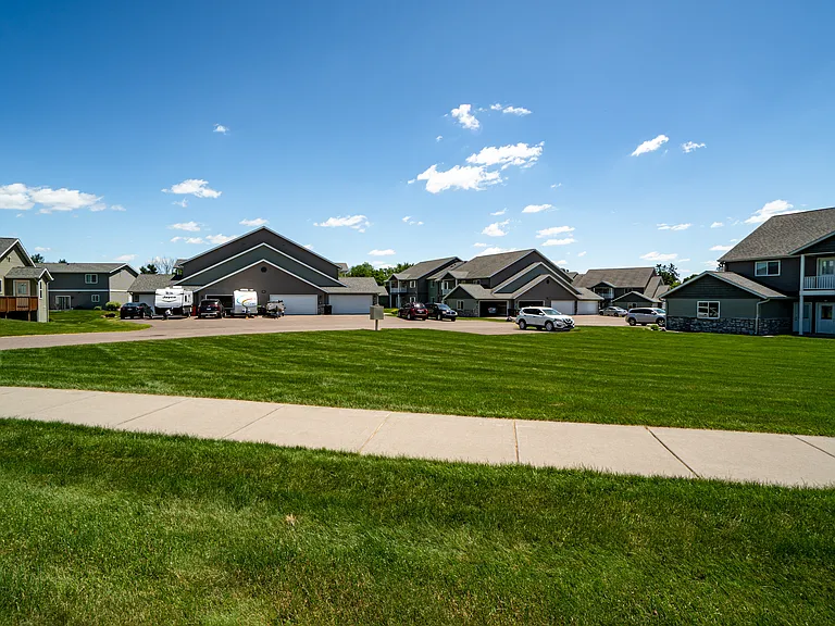 Willow Creek Townhomes — Photo 20