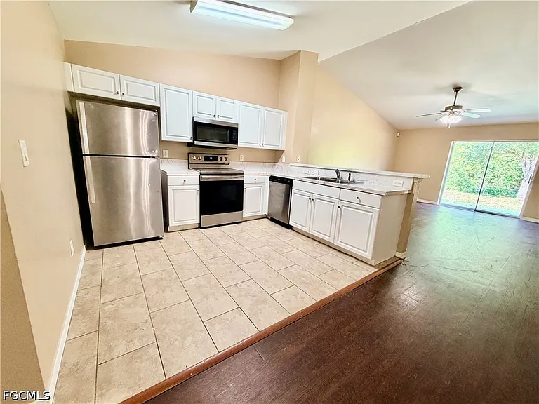 348 Bell Blvd S — Photo 9