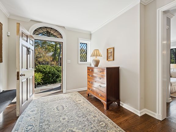 4th image of 241 Cumberland Ave
