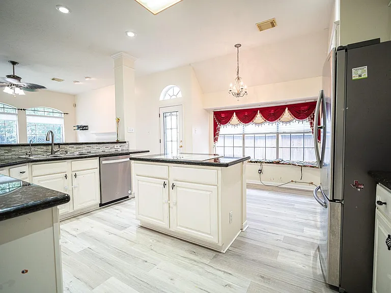 4503 Oak Valley Dr — Photo 9