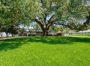 314 W Jackson St, West Columbia, TX 77486