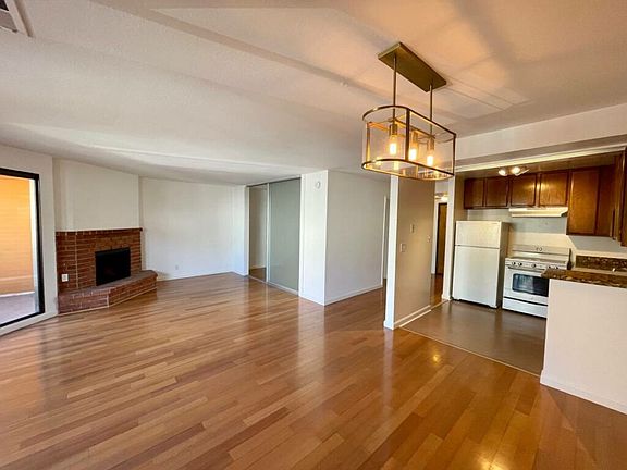 2nd image of 2405 24th St #1