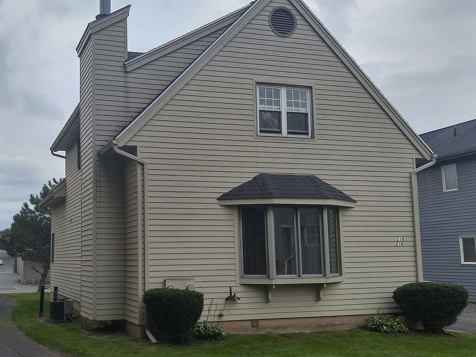 1st image of 136 Marlborough Rd #1