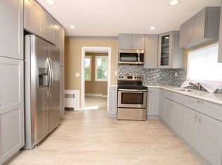 521 Albert St, East Meadow, NY 11554