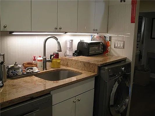 4th image of 2030 E 57th St #95F