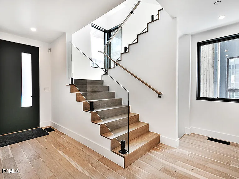 3471 Ridgeline Dr — Photo 2