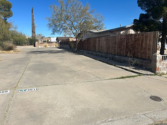 3rd image of 3611 Amber Dr
