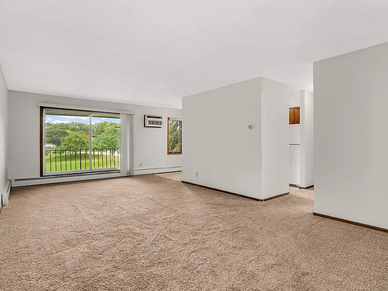 10890 S Shore Dr #12 — Photo 2