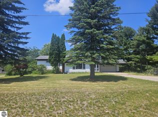 5640 W Houghton Lake Rd, Lake City, MI 49651
