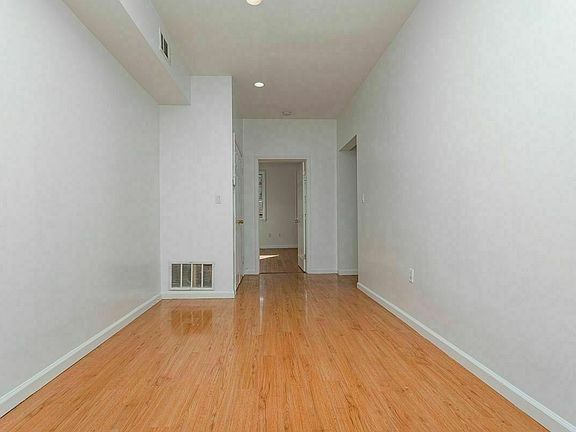 3rd image of 30 Driggs Ave #3RIGHT