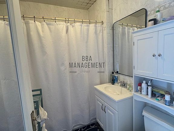 4th image of 96 Strathmore Rd #5