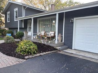 3S211 Shagbark Ln, Glen Ellyn, IL