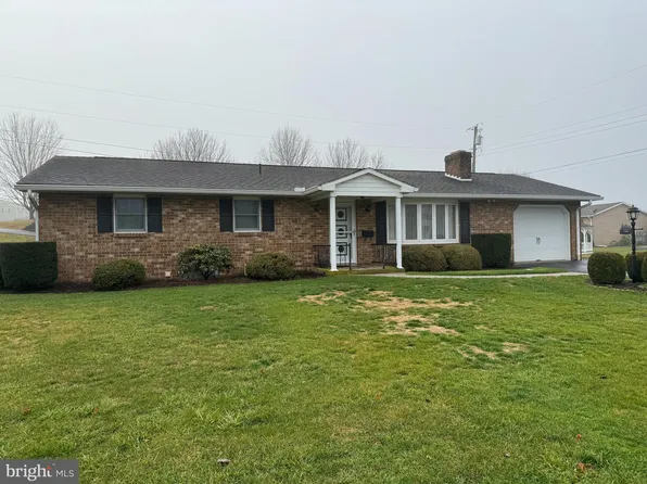 348 Laurel Ln, Waynesboro, PA 17268