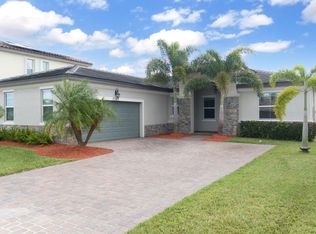 7182 NW Farnsworth Cir, Port Saint Lucie, FL 34987
