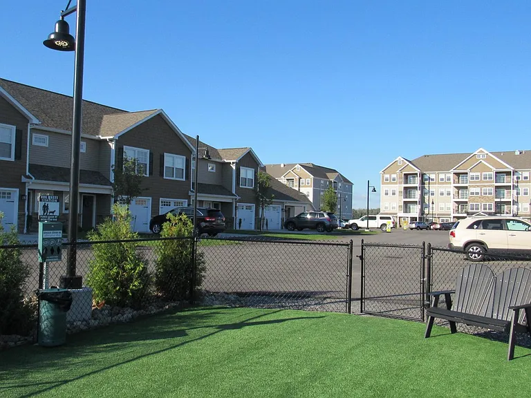 600 River Road Apartments — Photo 1