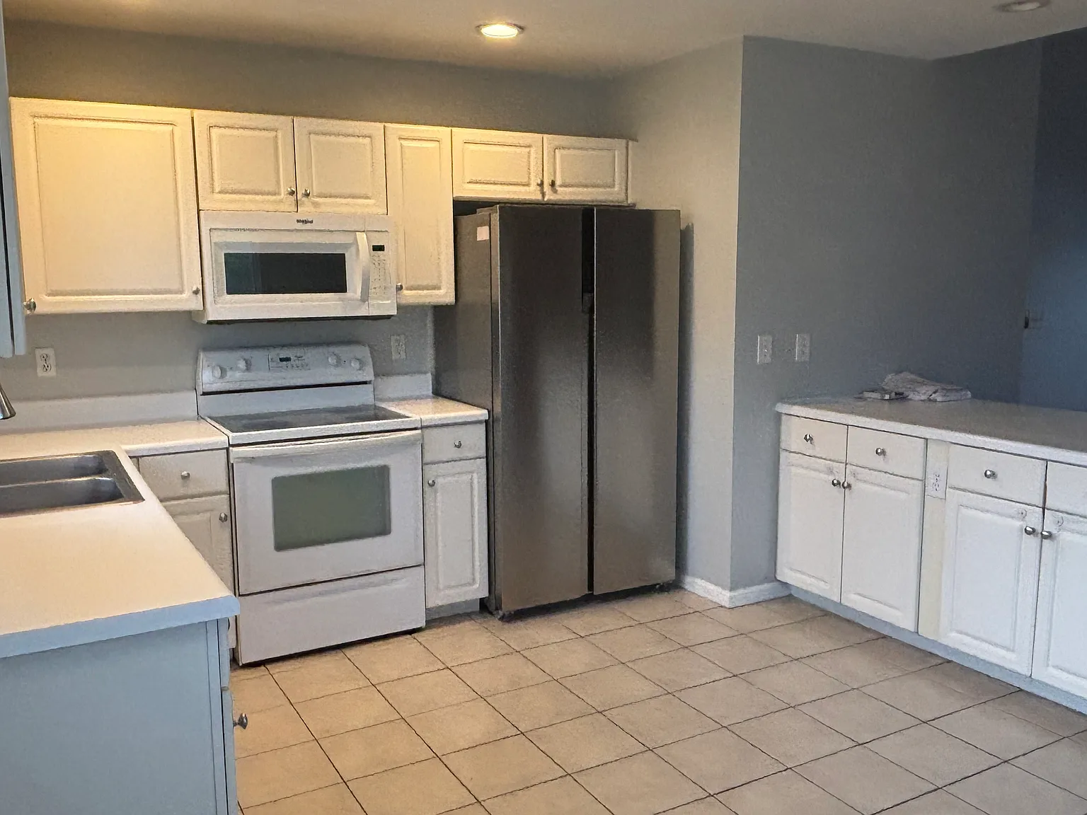 2 bed, 1072 sqft, $1,950 — Photo 3