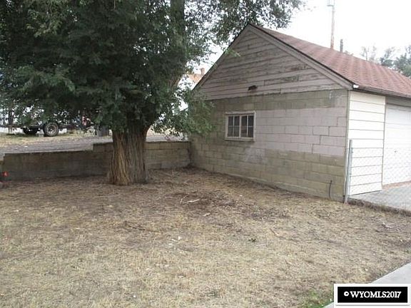 4th image of 1011 Lincoln Ave