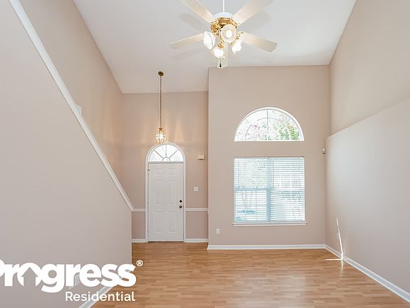 2nd image of 9820 Dogwood Ct E