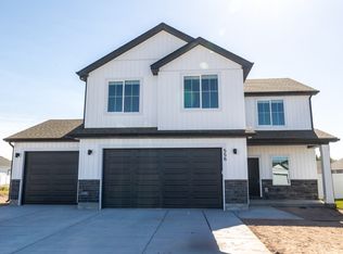 556 Sydney Dr, Ammon, ID 83401