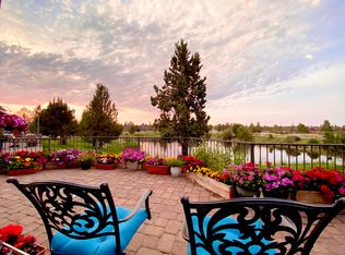 1414 Highland View Loop, Redmond, OR 97756