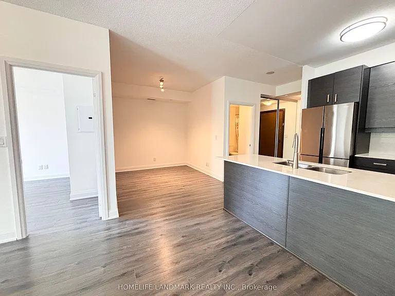 1 Uptown Dr #207 — Photo 18