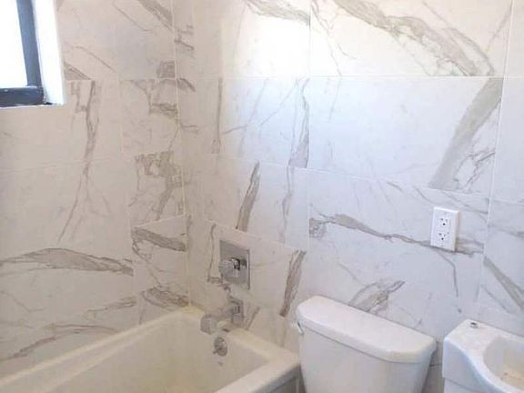 3rd image of 553 Howard Ave APT 9