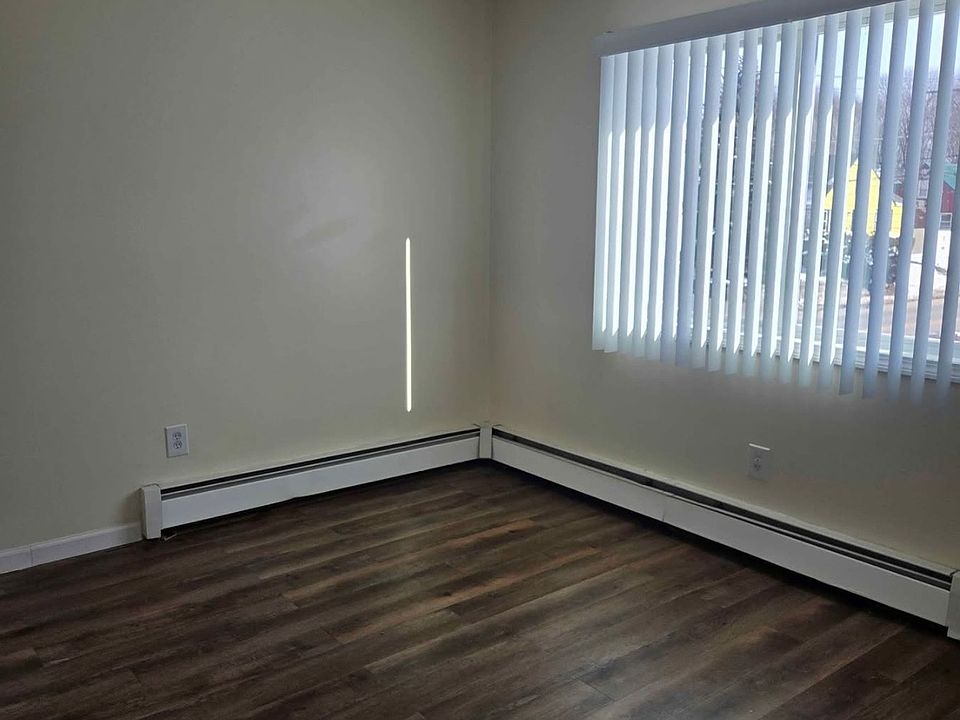 1st image of 20 Narragansett Blvd