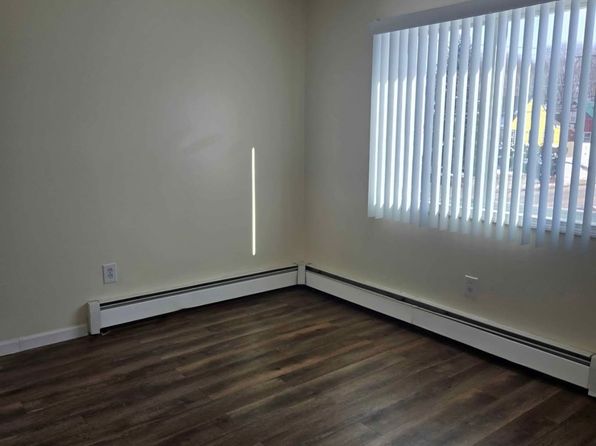 20 Narragansett Blvd